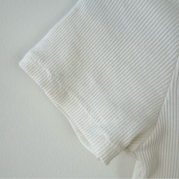 Skims White Ribbed Baby Tee - Picture 4 of 6